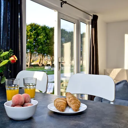 Penrose Lodge, Holiday home *