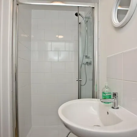 Holiday home Penrose Lodge, *